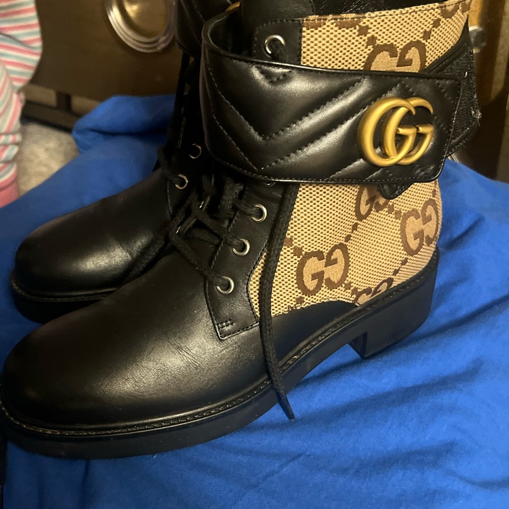 Gucci boots worn twice way to tight - Picture 5 of 8